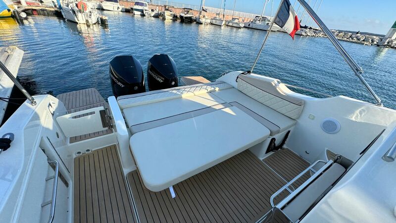 QUICKSILVER 875 SUNDECK 
